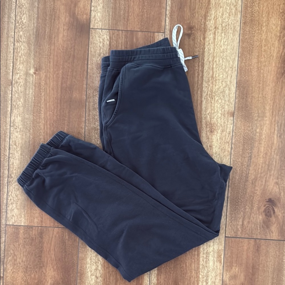 Women’s Vuori Black Joggers
